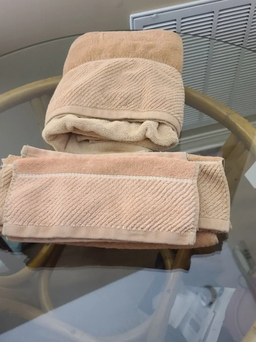 Liz Claiborn Towels